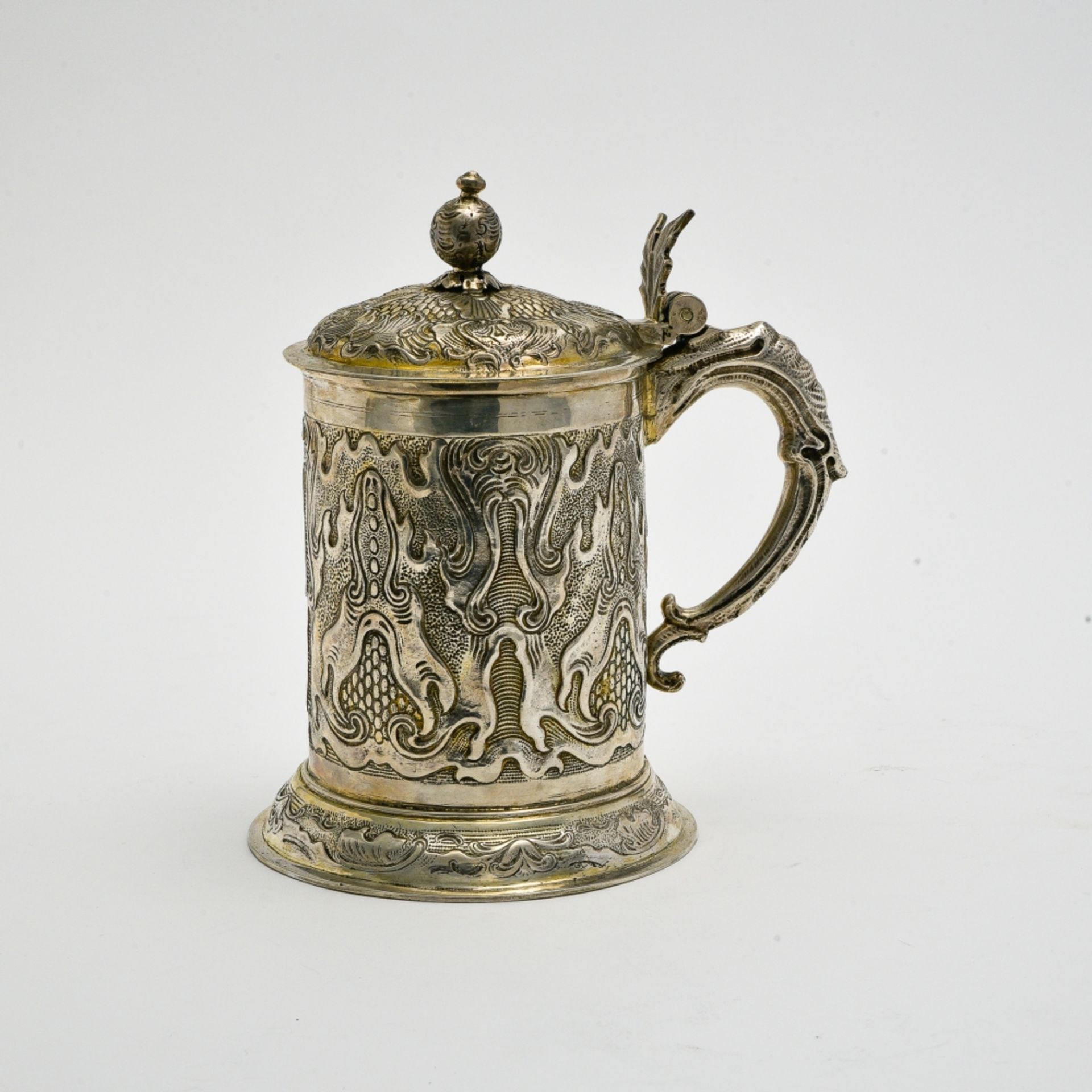 Covered mug or tankard GERMANY, LATE 19TH-EARLY 20TH CENTURY 800 silver, vermeil interior. - Image 2 of 4