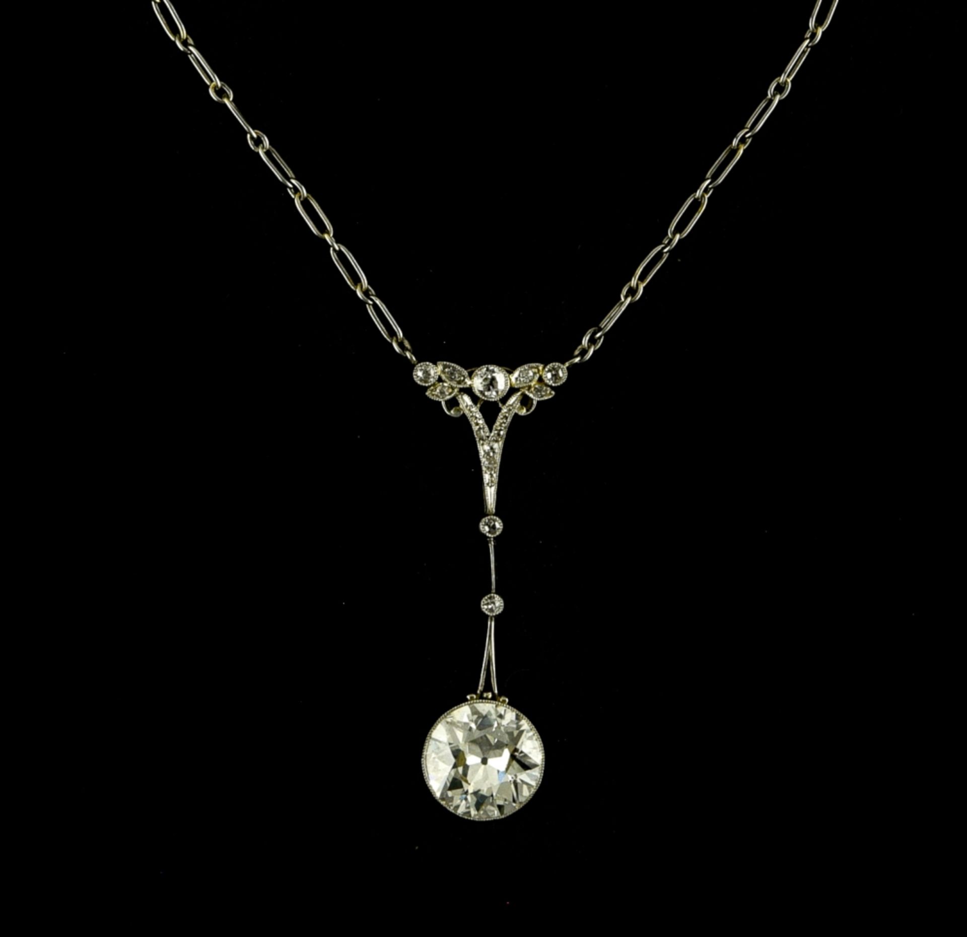 Belle Epoque pendant Platinum, set with an approx. 3 ct brilliant, likely VS, colour J-K, slight - Bild 3 aus 4