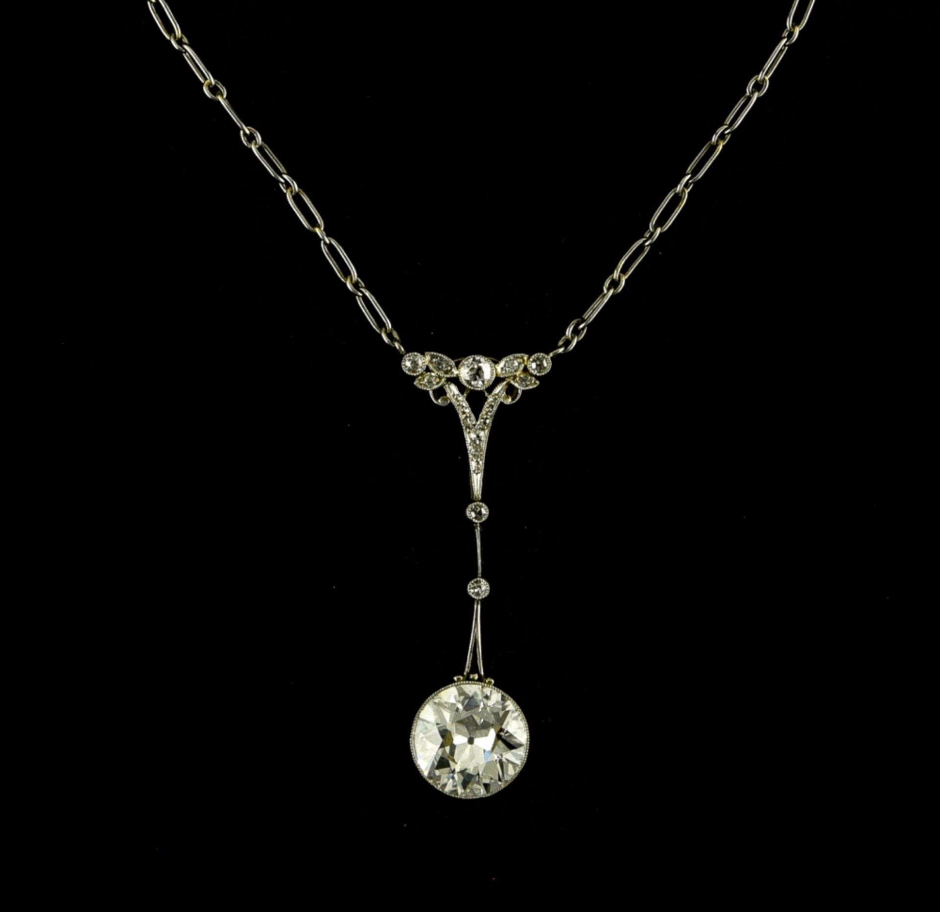 Belle Epoque pendant Platinum, set with an approx. 3 ct brilliant, likely VS, colour J-K, slight - Image 3 of 4