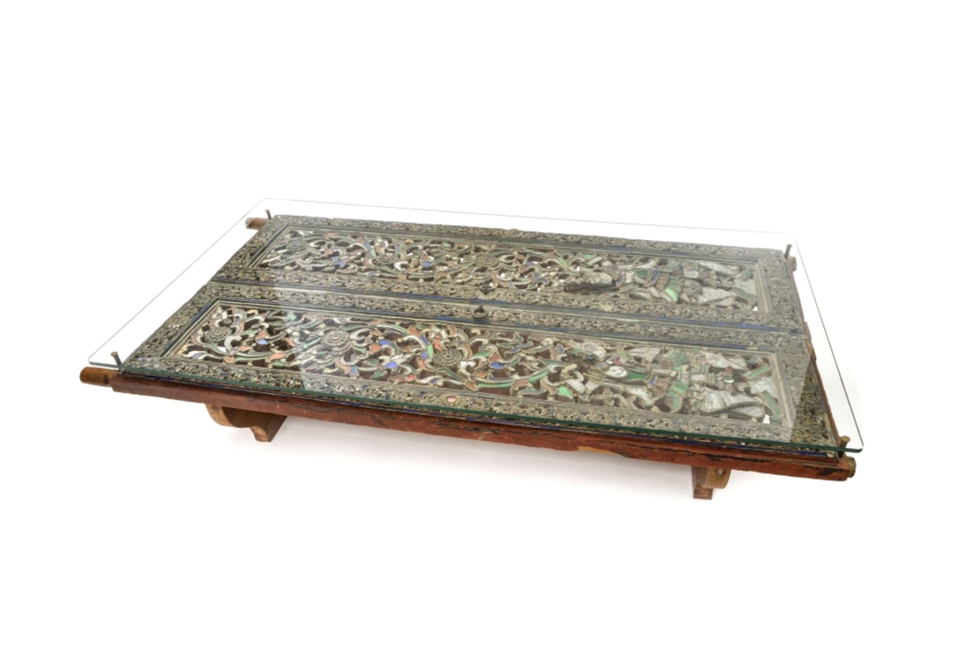 Coffee table INDONESIA composed of two antique sections of finely carved polychrome wood, inlaid - Image 2 of 2