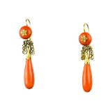 Pair of drop earrings 14 kt yellow gold, adorned with four pearls and polished coral teardrops and
