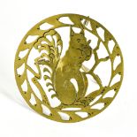 Squirrel display case 20TH CENTURY WORK gilt brass H : 21 cm D : 20 cm