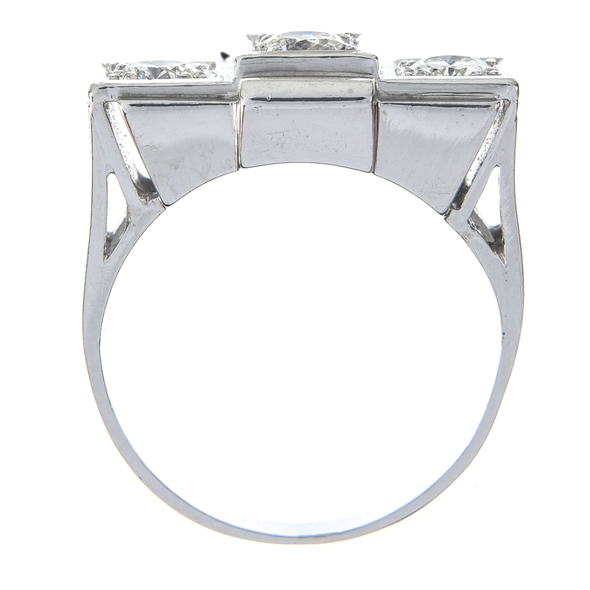 Trilogy tank ring Platinum, set with three brilliant-cut diamonds respectively weighing 0.30 ct - Bild 3 aus 3