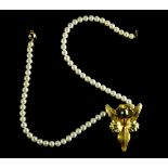 Orchid necklace Composed of a string of cultured pearls on a gold strand (pearl diameter: 6.5 mm),