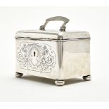 Box AUSTRIA-HUNGARY, LATE 19TH CENTURY 800 silver, engraved floral dŽcor and initials AB.