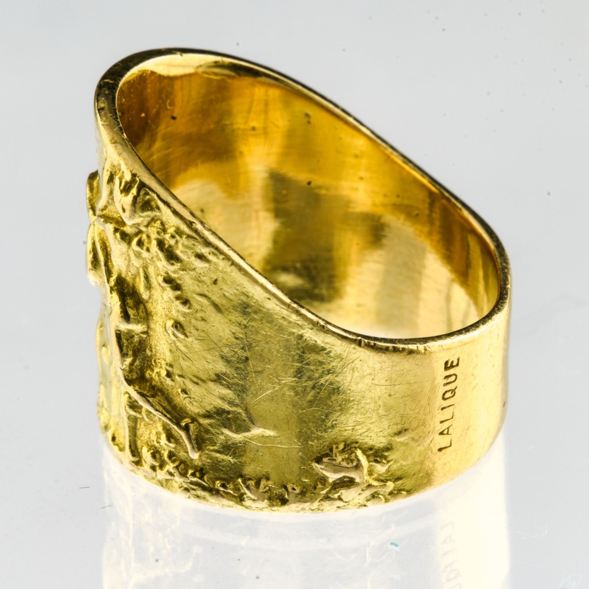 LALIQUE "Bacchanale" bangle 18 kt yellow gold, signed LALIQUE. Ring size: 60 Hallmark: RL in a - Bild 3 aus 4