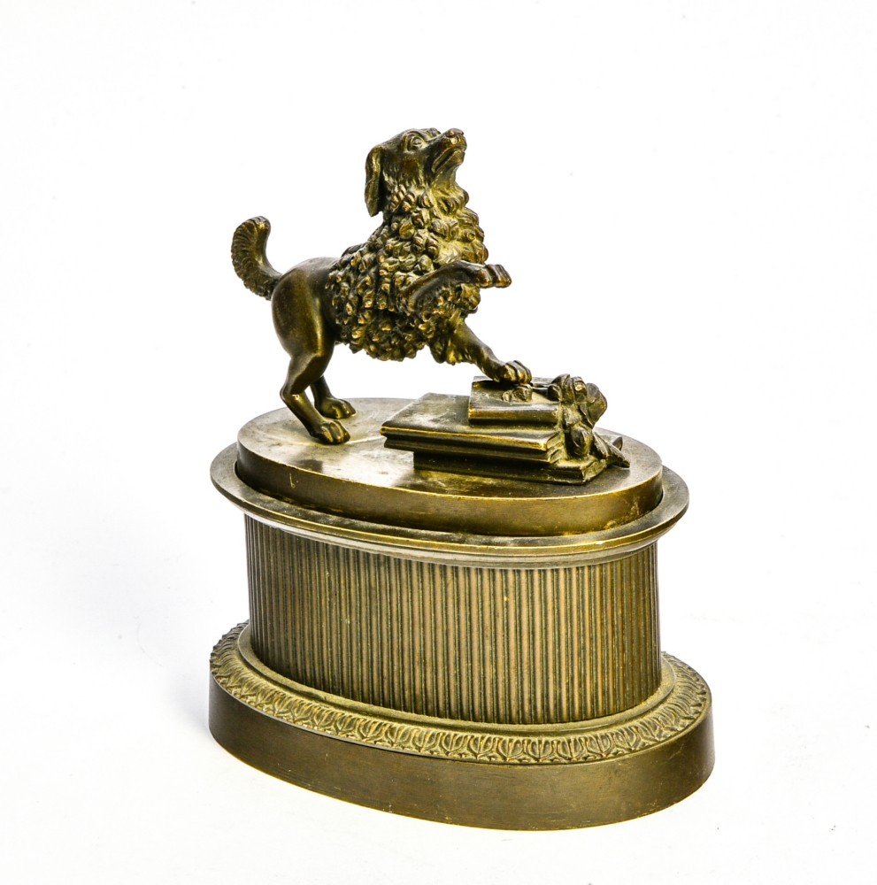 Wise poodle inkwell 19TH CENTURY WORK Bronze with brown patina, cover adorned with a dog and a - Image 2 of 3