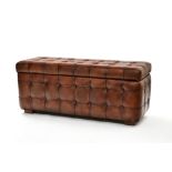 Blanket chest 20TH CENTURY WORK padded Havana leather, exotic wood interior H : 50 cm Width : 122 cm