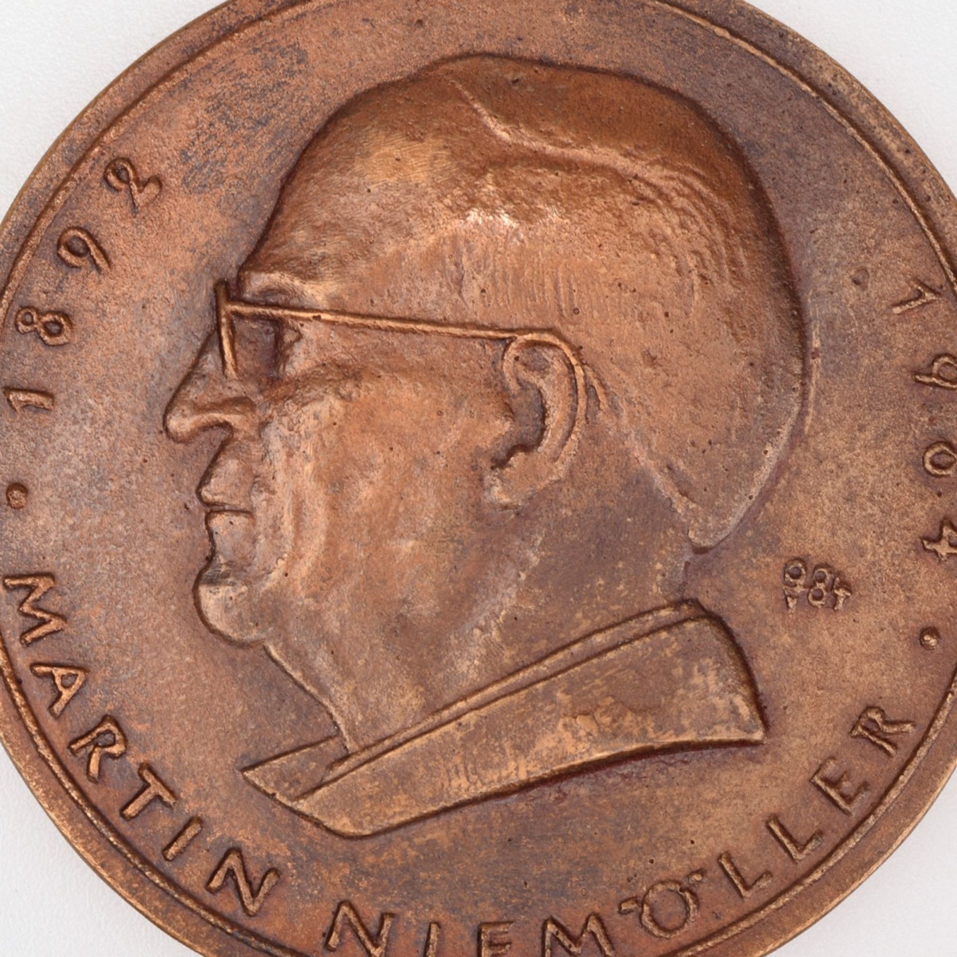Medaille "Martin Niemöller" Bronze, Hersteller: Bronzegießerei Hans Füssel - Ingrid Günzel/Berl