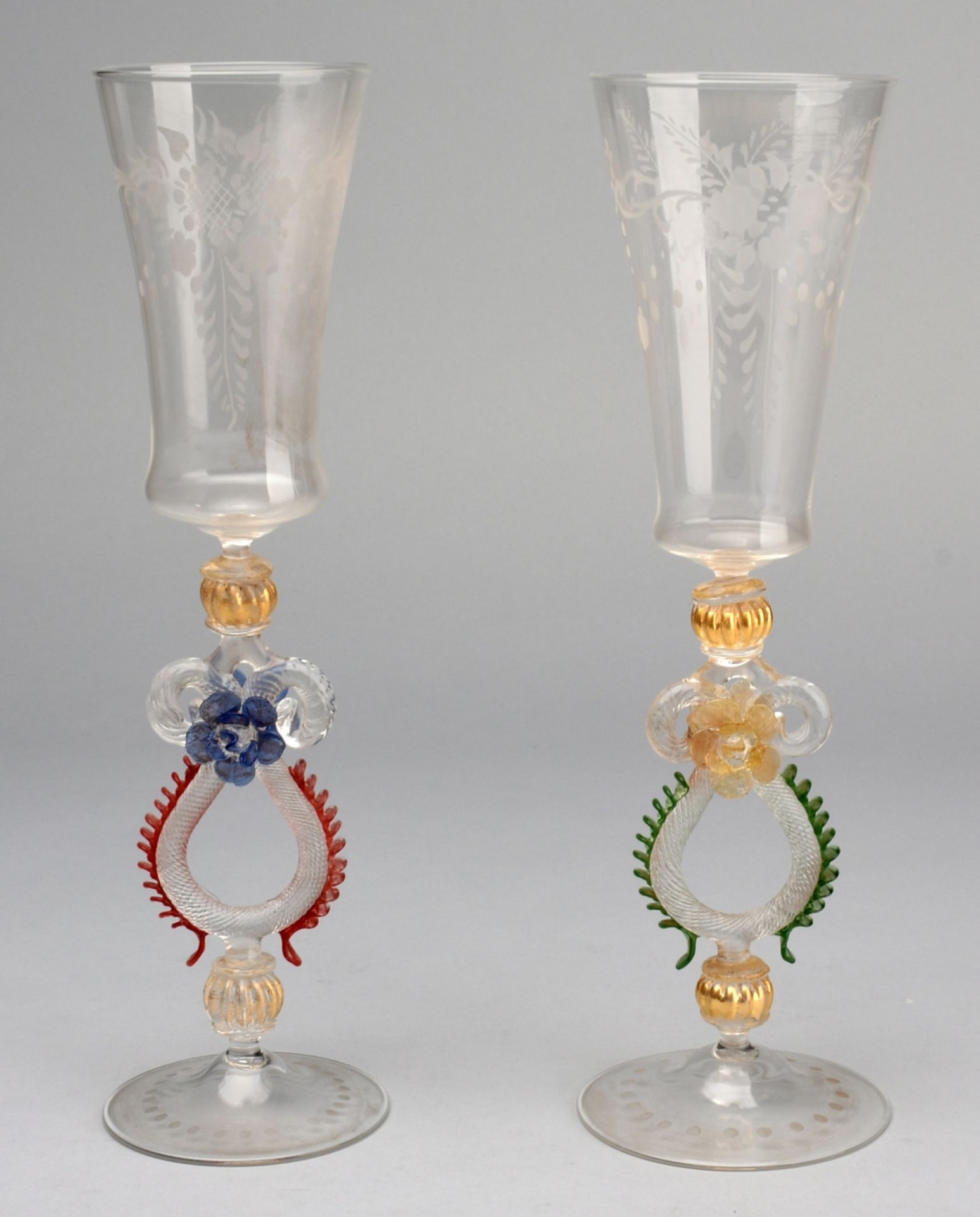 Zwei Murano-Sektflöten farbloses Abrissglas, Lampentechnik, großer Rundfuß mit mattem Punktedeko - Image 2 of 2