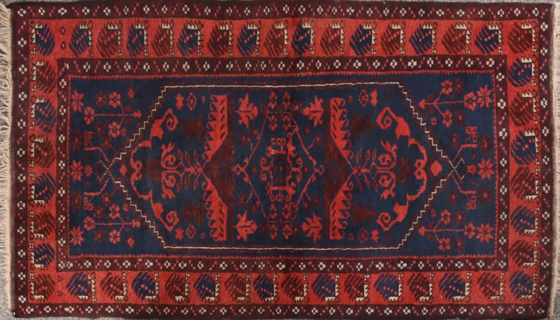 Brücke Wolle, handgeknüpft, geometrisch gemustert in Rottönen, Blau und Weiß, Fransen besch., c - Bild 2 aus 3
