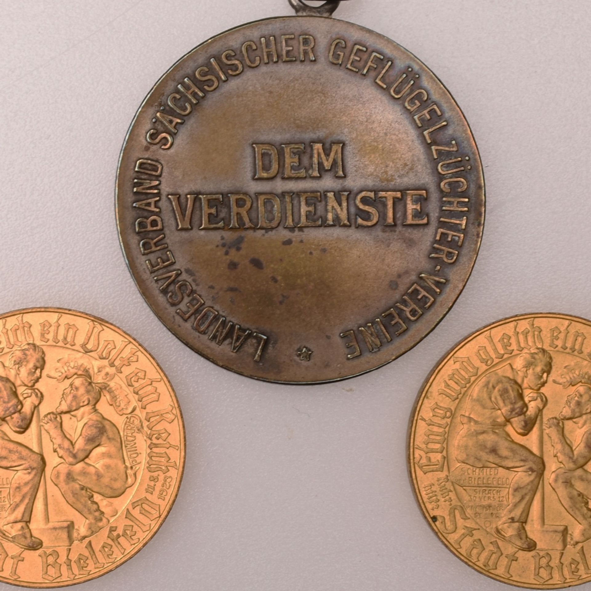 Paar Münzen bzw. Medaillen 2 x Notgoldmark Bielefeld 1923, Spendenmedaille zu Gunsten der Bevölke