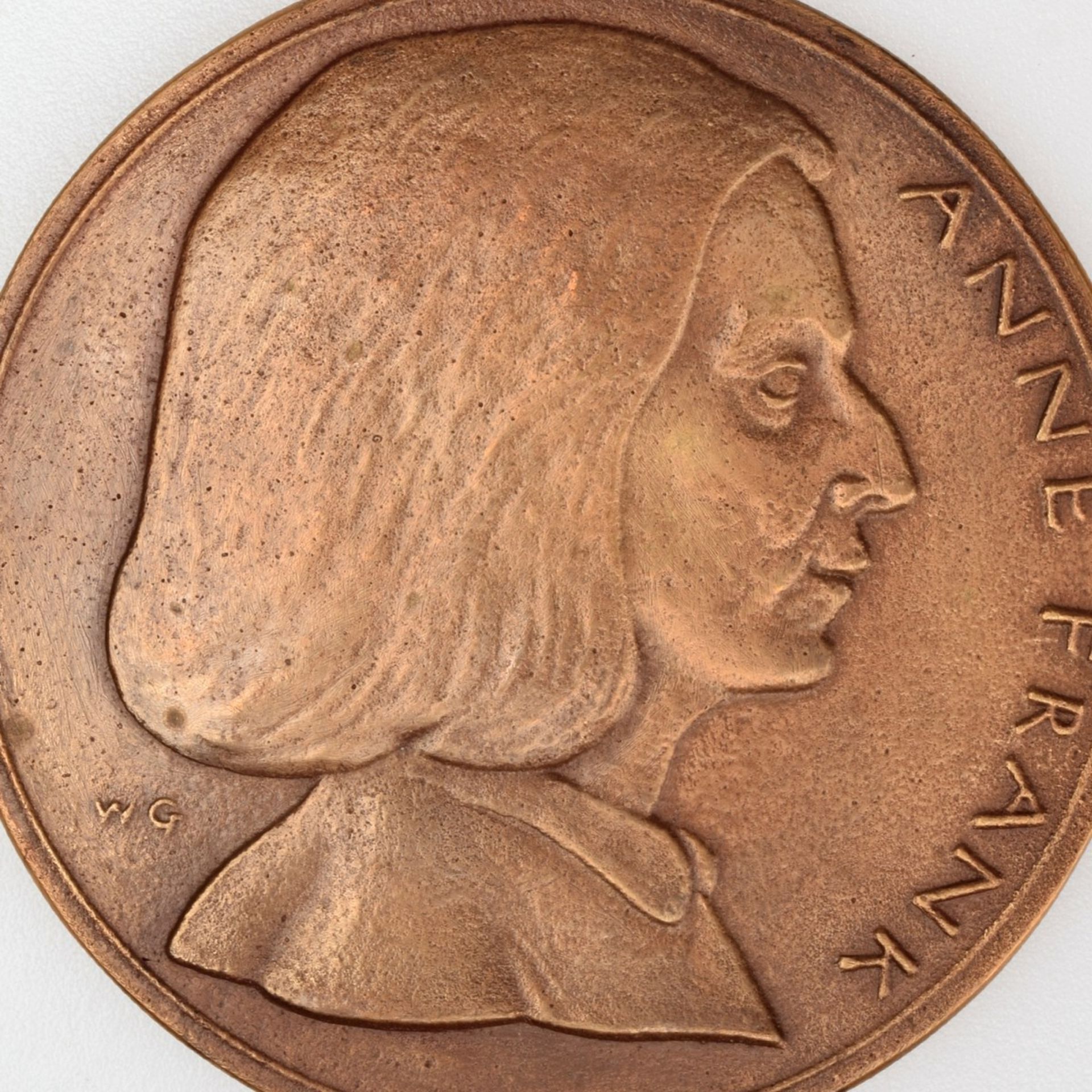 Medaille "Anne Frank" Bronze, Hersteller: Bronzegießerei Hans Füssel - Ingrid Günzel/Berlin, Med