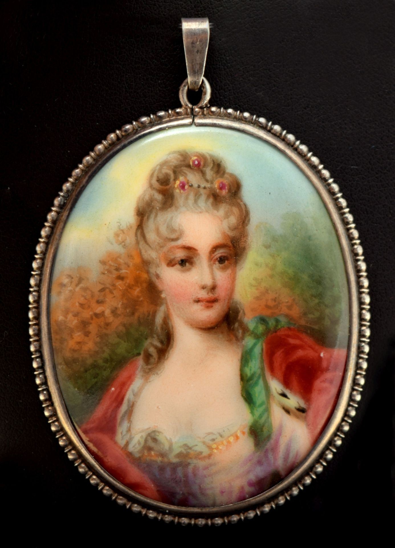 Porträt-Anhänger Silber 800, ovale Porzellaneinlage mit Halbporträt der Gräfin Cosel, Dresdner - Bild 2 aus 2