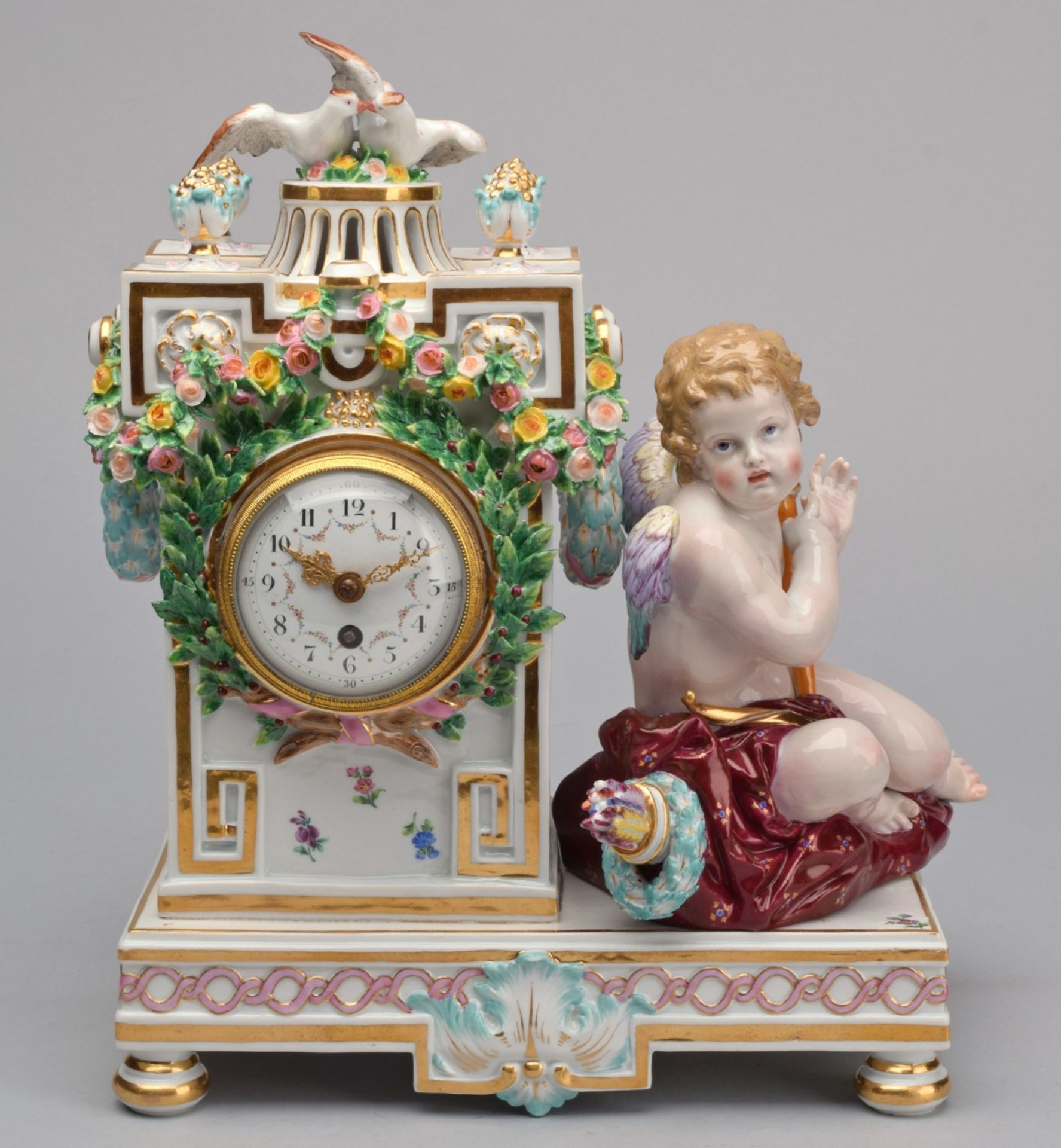 Klassizistische Uhr Manufaktur Meissen, Schwerter unterglasurblau, I. Wahl, Modell von Michel Victo - Bild 2 aus 4