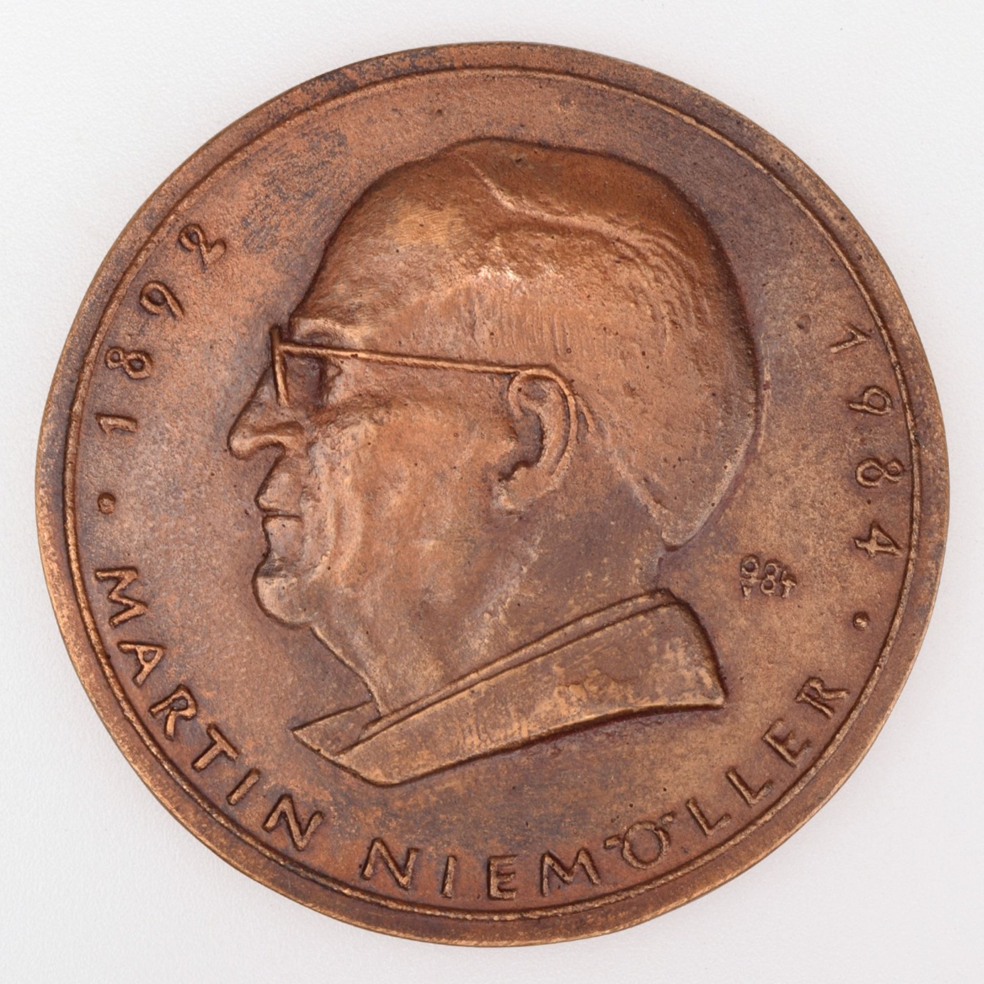 Medaille "Martin Niemöller" Bronze, Hersteller: Bronzegießerei Hans Füssel - Ingrid Günzel/Berl - Bild 2 aus 3