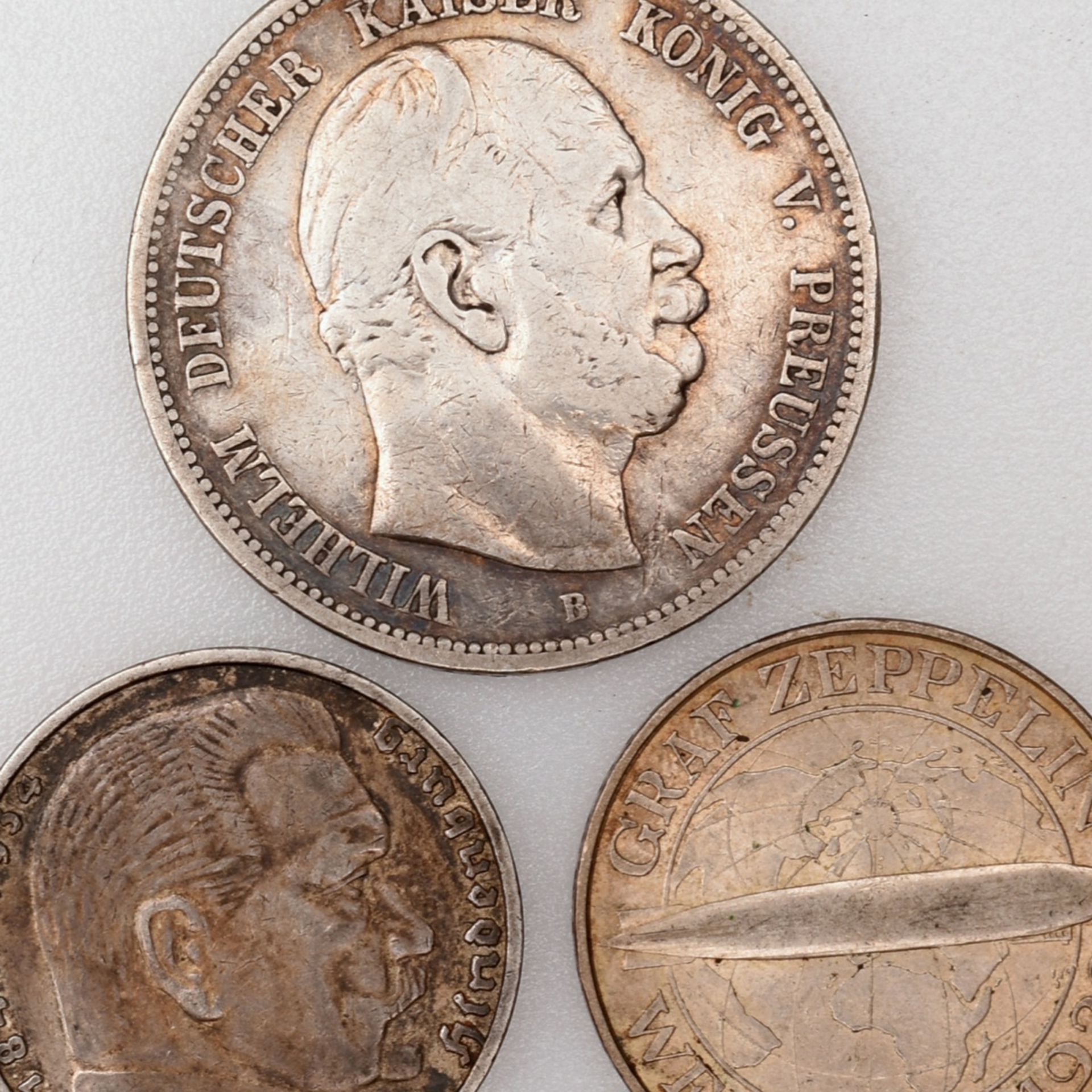 Silbermünzen insg. 3 versch. Ausgaben: 1 x 3 Reichsmark "Graf Zeppelin Weltflug 1929", 1930 (A), 1