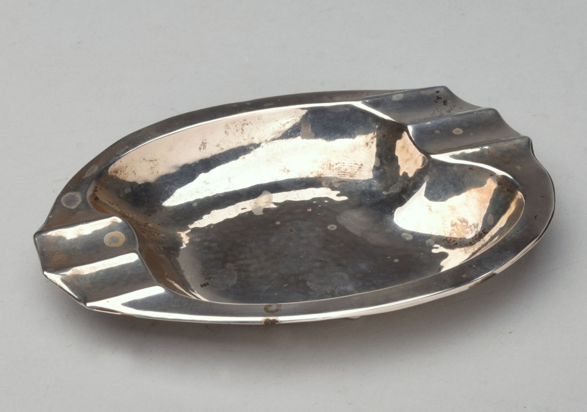 Aschenbecher Silber 800, Hersteller: Hugo Böhm, Schwäbisch Gmünd, oval geschweifte Form mit 4 Ab - Bild 2 aus 2