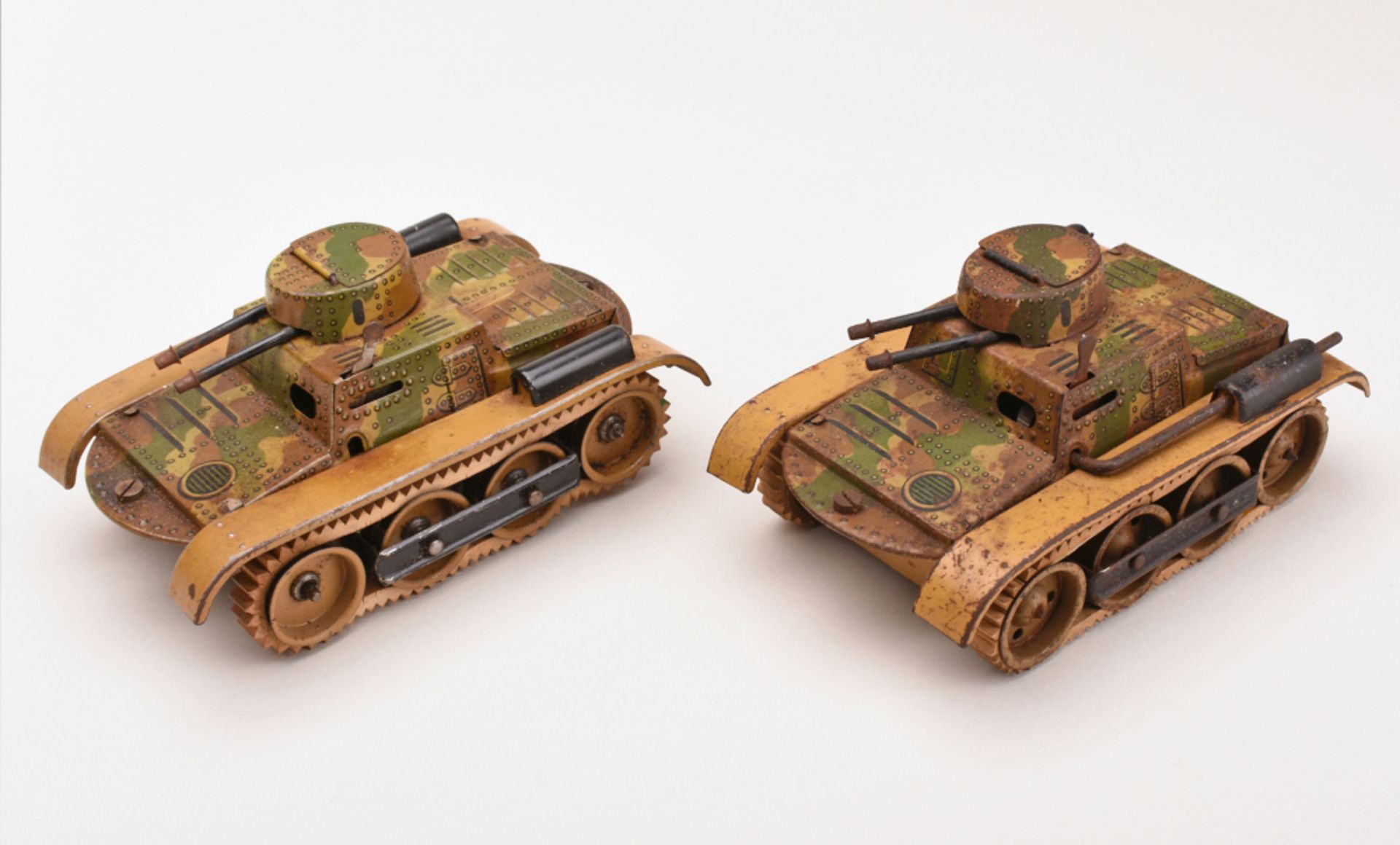 Paar Panzer - Image 2 of 2