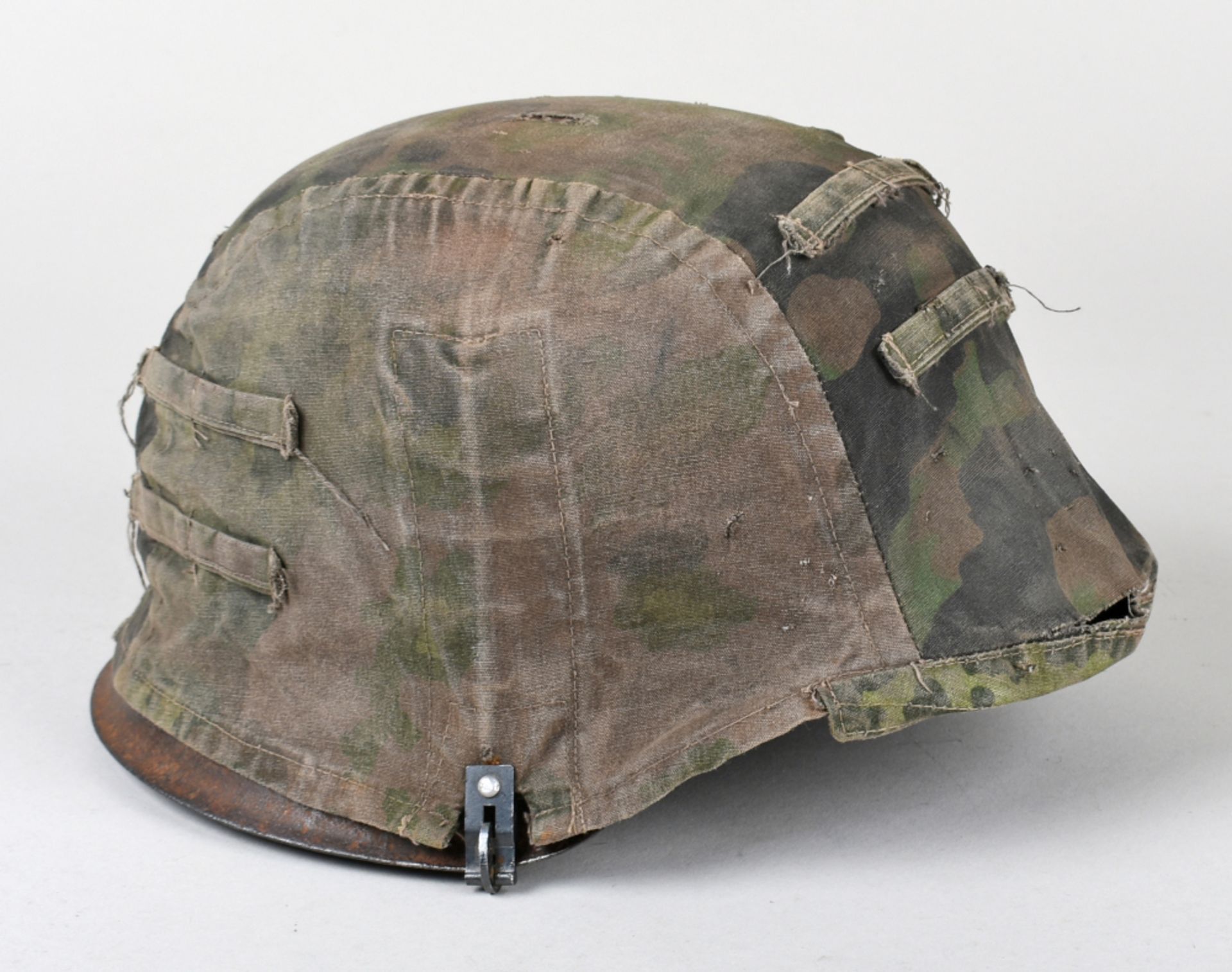 Stahlhelm mit Tarnbezug III. Reich - Image 2 of 3