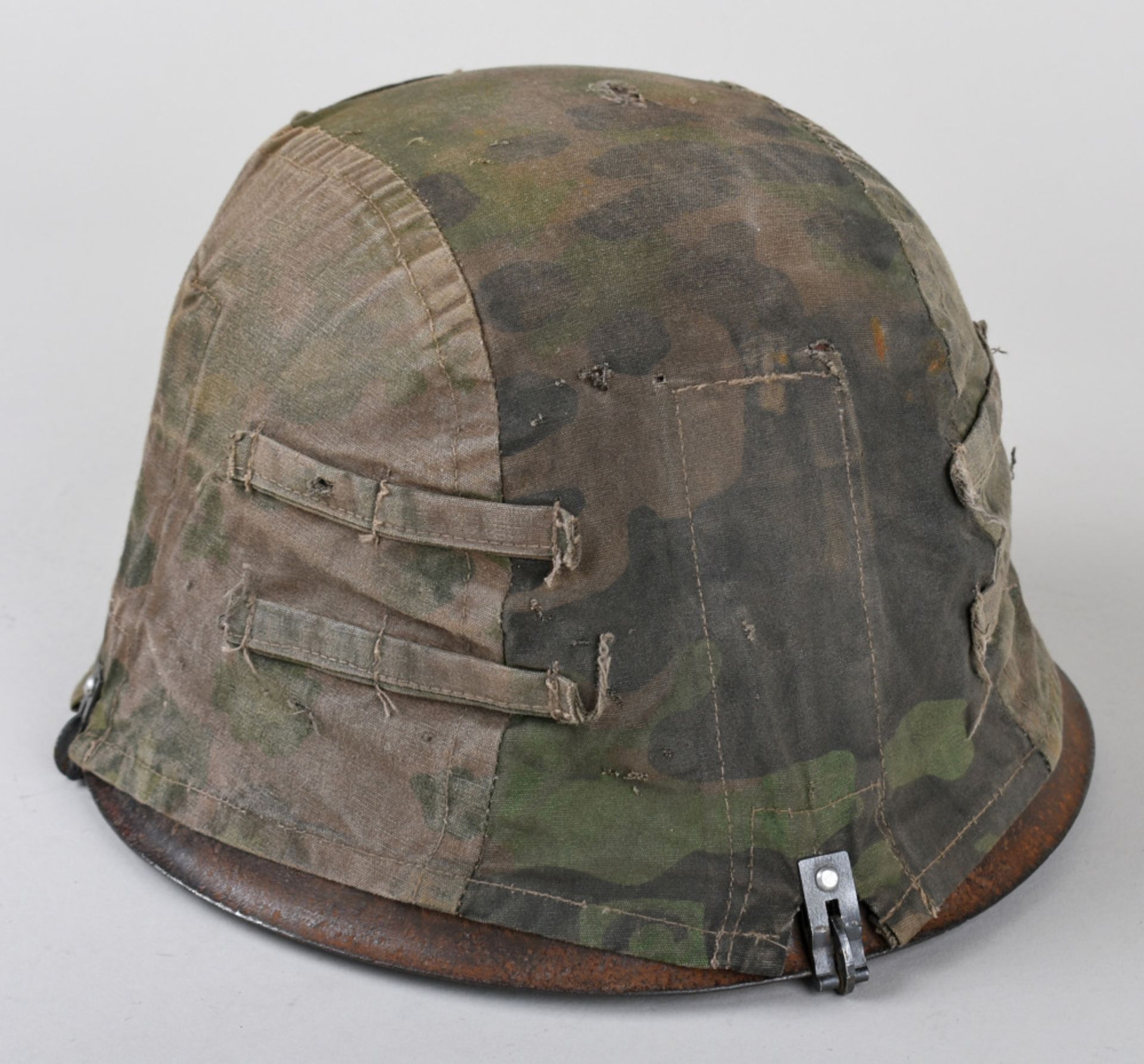 Stahlhelm mit Tarnbezug III. Reich - Image 3 of 3