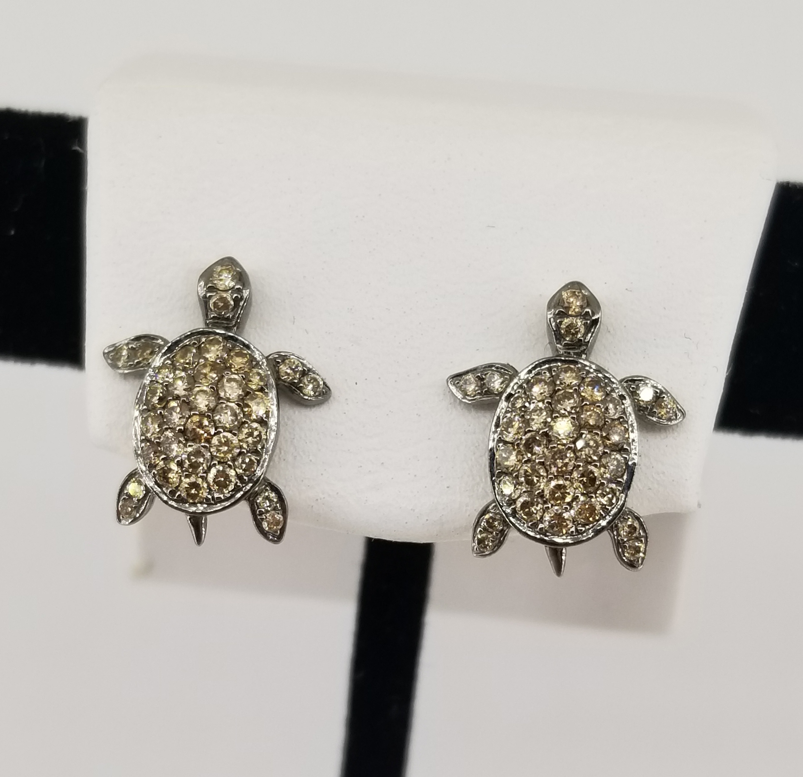 18K Gold & Semi-Precious Stone Turtle Earrings - Image 2 of 3
