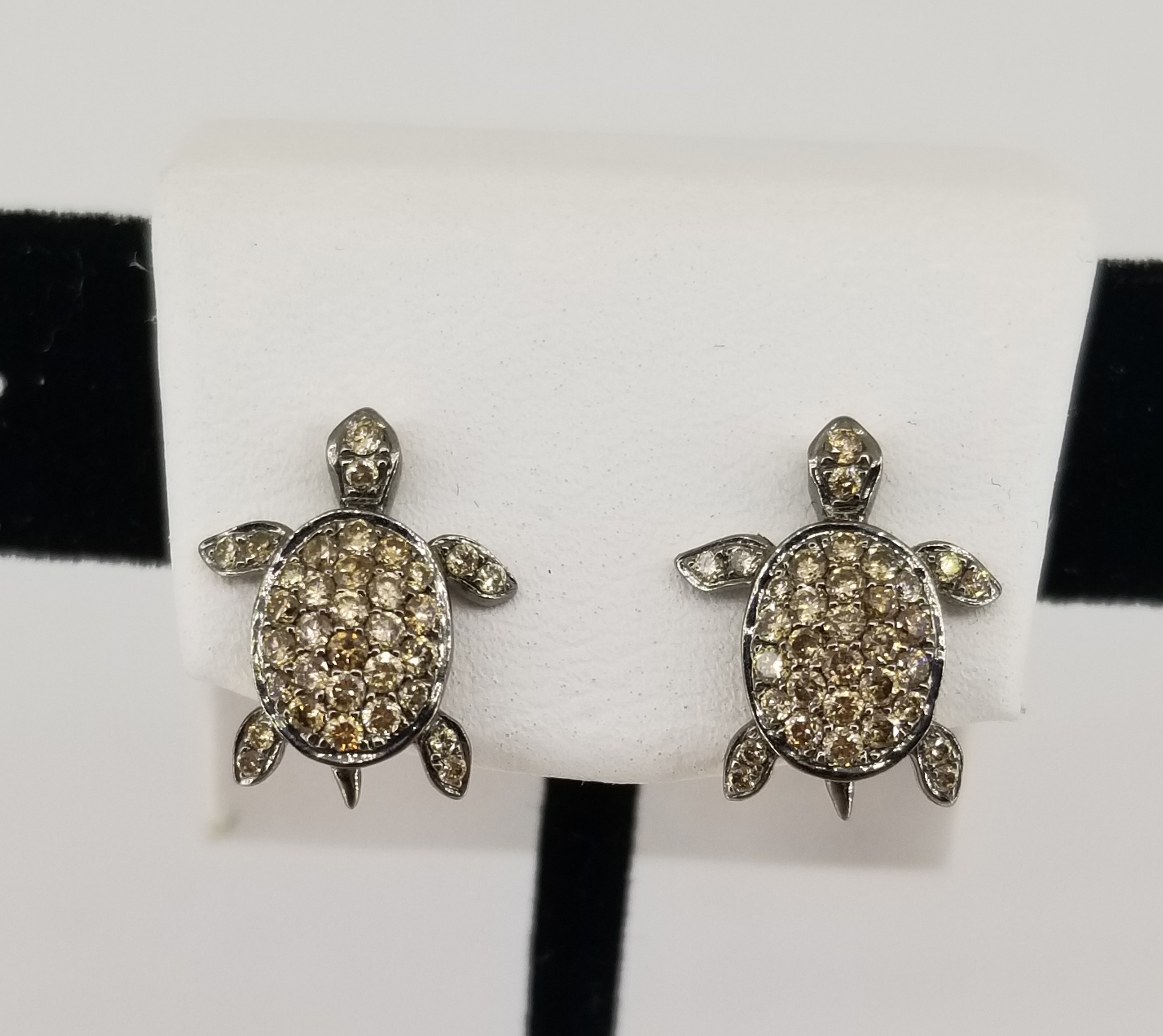 18K Gold & Semi-Precious Stone Turtle Earrings - Image 3 of 3