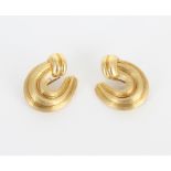 Henry Dunay 18K Gold Earrings