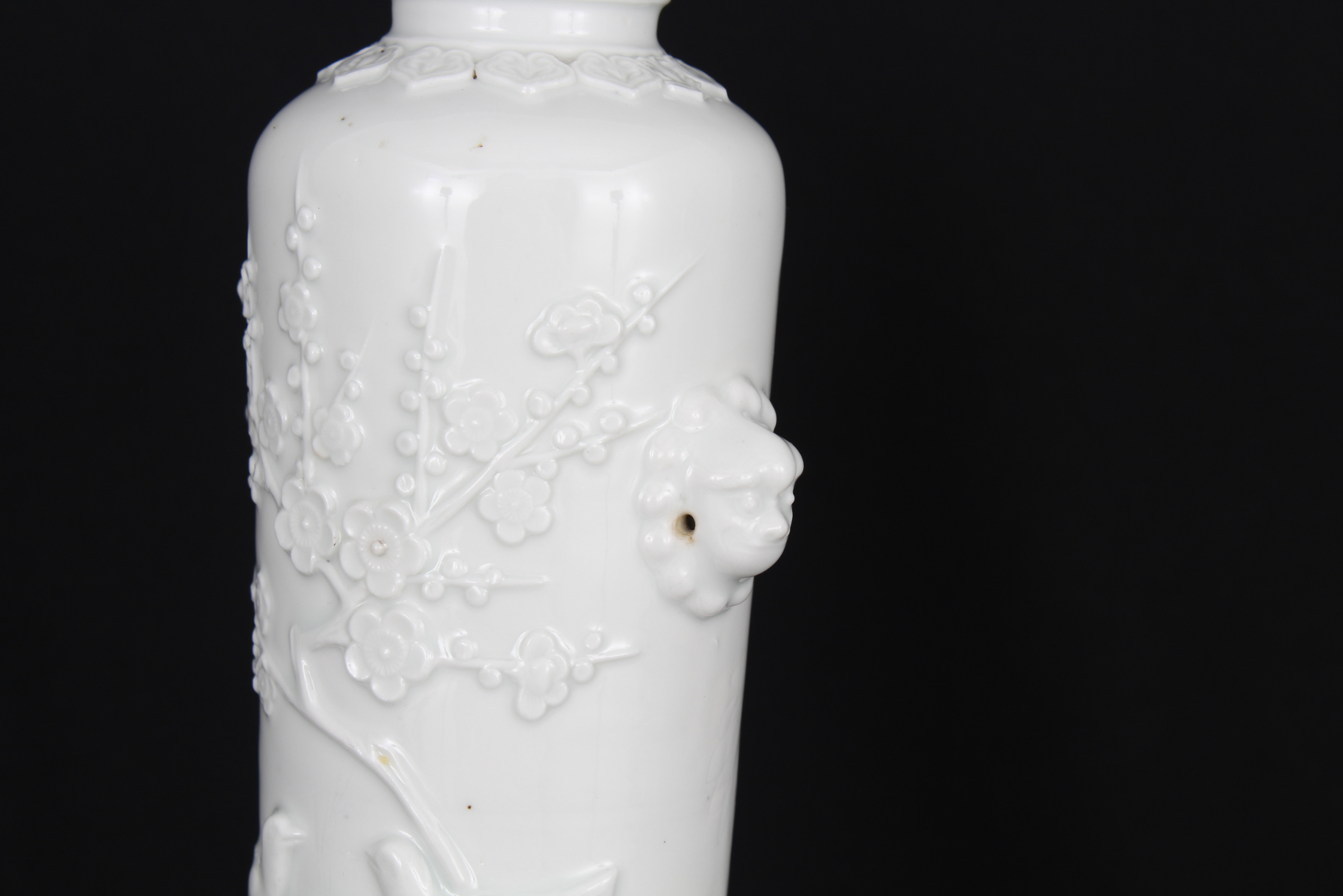 Antique Chinese Dehua Porcelain Vase - Image 3 of 8