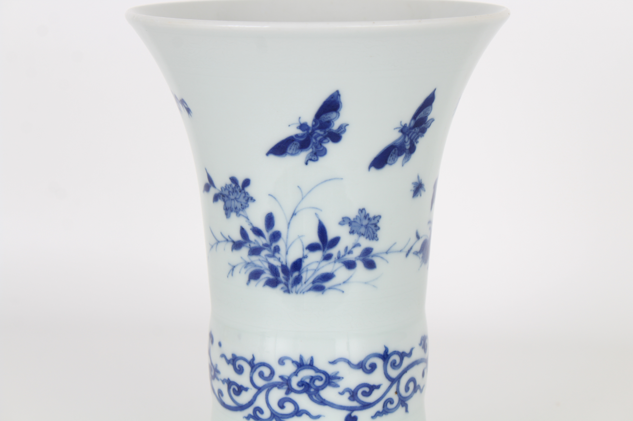 Blue/White Gu Form Chinese Vase, Ming - Image 5 of 9