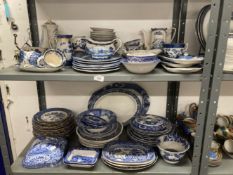 Late 19th/Early 20th cent. Blue & White Ceramics: Booths Old Willows, G. Jones Abbey shredded