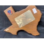 Militaria: Large quantity of United States and Canadian Armed Forces plaques, most inscribed to