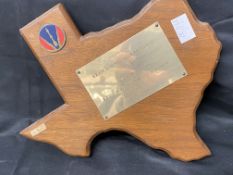 Militaria: Large quantity of United States and Canadian Armed Forces plaques, most inscribed to