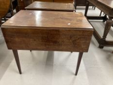 Early 18th cent. Mahogany Pembroke drop leaf table with single partitioned drawer and one dummy