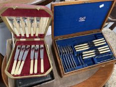 Plated Ware: Early 20th cent. Oak cased six place cutlery set, plus a boxed fruit set (six