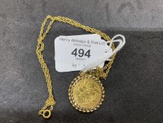 Gold Jewellery: Victoria Jubilee Head 1890 mounted Sovereign, 9ct (tested) chain 22ins. Total weight