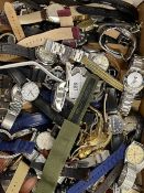 Watches: Collection of fifty nine gentleman's watches, various makes, Lorus, Timex, Ravel, and