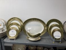 20th cent. Ceramics: Wedgwood Florentine dinner service, dark green/gold pattern meat oval, dinner