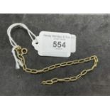 Jewellery: Yellow metal oval link bracelet stamped 585, tests as 14ct gold. Length 8ins. Width