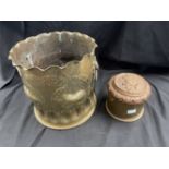 Militaria: WWI small French art cut down 4.5 Howitzer 1917 dated case with carved wooden lid bearing