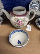 Robert David Muspratt-Knight Collection: English porcelain Worcester teapot, floral decoration
