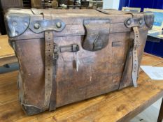 ANTARCTIC/TERRA NOVA EXPEDITION/LAWRENCE EDWARD GRACE OATES (1880-1912) A Peal & Co. trunk, of