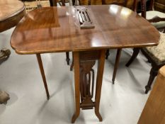 Early 20th cent. Mahogany lyre end drop leaf side table.