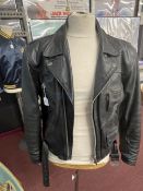 Transport: 20th cent. Harley Davidson heavy black leather motorcycle jacket, with heavily embossed