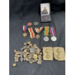 Militaria: Mixed lot to include WWII 39-45 Star, Italy Star, Defence, 39-45 Medal and Africa Star,