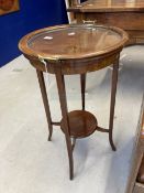 Early 20th cent. Mahogany Regency revival, ebony banded glass tray top display table shell and