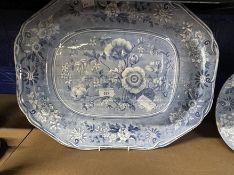 19th cent. 1840, Ceramics: Copeland Spode blue and white floral pattern meat plate with drainer