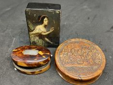 18th/19th cent. Snuff Requisites: Papier mache rectangular box with lacquered interior, the cover