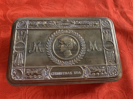 Militaria: WWI Princess Mary Christmas tin with tobacco pack, Christmas card and photograph. - Image 2 of 2