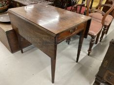 Early 18th cent. Mahogany Pembroke drop leaf table with single partitioned drawer and one dummy